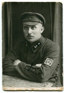 Колоритный военный