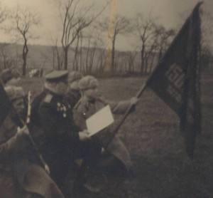 На Одере. Вручение гвардейского знамени. 18 марта 1945 г.