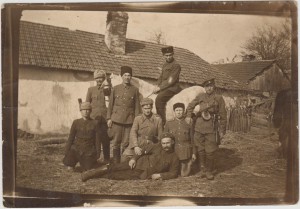 Группа партизан.