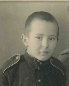 Суворовец Горьковского (?) училища. 1945 г.
