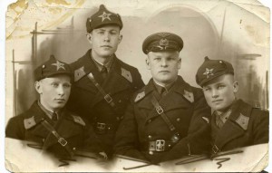 2 фото летчиков. До военные, отличная форма, буденовки.