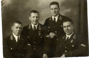 2 фото летчиков. До военные, отличная форма, буденовки.