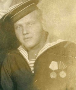 Группа моряков. г.Кронштадт. 7 ноября 1946 г.