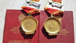 Два Ильича блюдца номера через 40 (96664 и 96704) на женщин