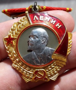 Два Ильича блюдца номера через 40 (96664 и 96704) на женщин