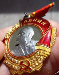 Два Ильича блюдца номера через 40 (96664 и 96704) на женщин