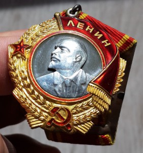 Два Ильича блюдца номера через 40 (96664 и 96704) на женщин