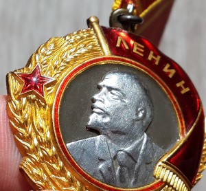 Два Ильича блюдца номера через 40 (96664 и 96704) на женщин