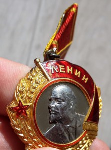 Два Ильича блюдца номера через 40 (96664 и 96704) на женщин