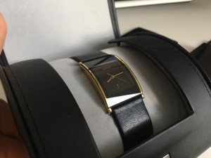 Продам стильные часы RADO...