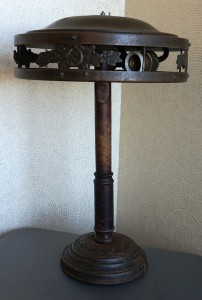 Настольная лампа наркомовская.