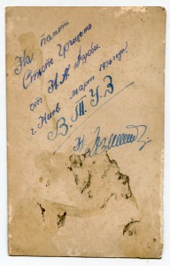 Красноармейцы в буденовках с КШ в петлицах