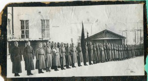 Курсанты Петроградских пехотных ком.курсов. Знамёна. 1918-20
