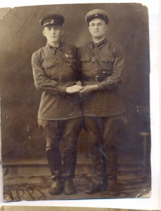 4 фото офицеров довоенных со знаками