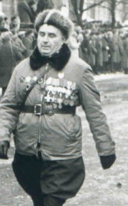 Дважды ГСС ФЁДОРОВ со товарищи на параде.