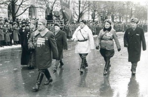 Дважды ГСС ФЁДОРОВ со товарищи на параде.