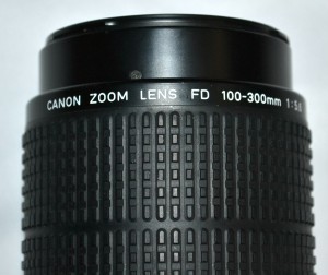 Canon FD 100-300 mm f/ 5.6 L Macro Zoom Lens