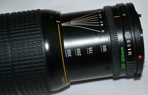 Canon FD 100-300 mm f/ 5.6 L Macro Zoom Lens