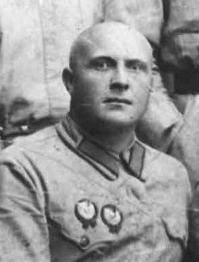 Кавалер 2-х орденов Красного Знамени РСФСР в группе.