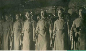 Бойцы РККА. Каски,ручные пулемёты.