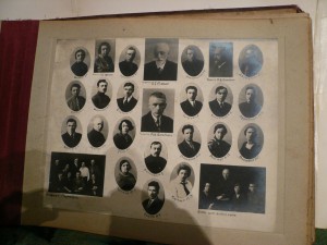 Выпускной альбом врачей 1928 года  2 го МГУ..ОЧЕНЬ КОЛОРИТЕН