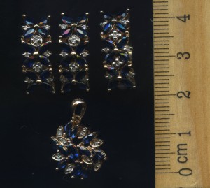 ШИКАРНЫЙ ГАРНИТУР. Золото, сапфиры, бриллианты.