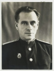 Железнодорожники. Генерал,Женщина,ПЖ и Форма,разные эмблемы.