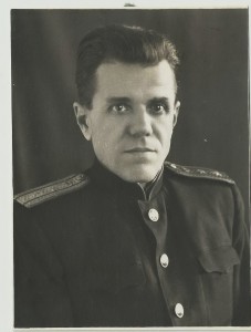 Железнодорожники. Генерал,Женщина,ПЖ и Форма,разные эмблемы.