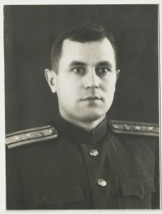 Железнодорожники. Генерал,Женщина,ПЖ и Форма,разные эмблемы.