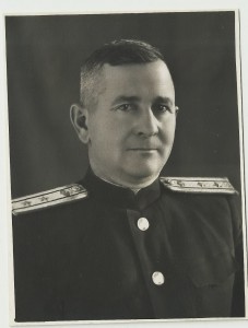 Железнодорожники. Генерал,Женщина,ПЖ и Форма,разные эмблемы.