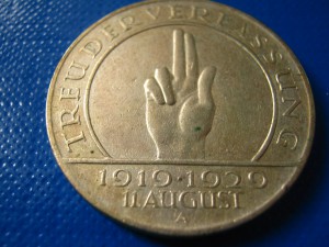 3 МАРКИ 1929 ГИНДЕНБУРГ ФИКС.