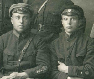 Нач.милиции Золочевского р-на с сотрудниками. № 2. Знаки.