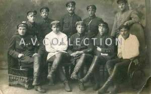 Нач.милиции Золочевского р-на с сотрудниками. № 2. Знаки.