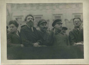 Ворошилов среди Челюскинцев. Москва,1934 г.  2 снимка.