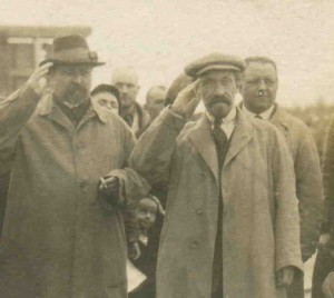 Рыков на аэродроме в день отлёта лётчиков в Монголию. 1925 г