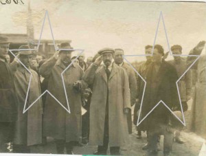 Рыков на аэродроме в день отлёта лётчиков в Монголию. 1925 г