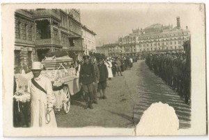 Похороны жертв взрыва в Леонтьевском переулке в 1919 г. 6 шт