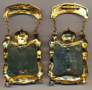 Каких то два больших немецких знака.