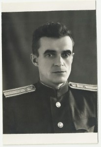 Железнодорожники. Генерал,Женщина, Форма. разные эмблемы.