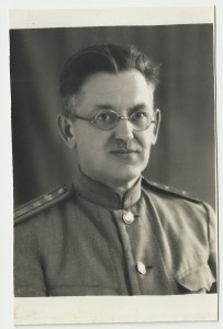 Железнодорожники. Генерал,Женщина, Форма. разные эмблемы.