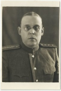 Железнодорожники. Генерал,Женщина, Форма. разные эмблемы.