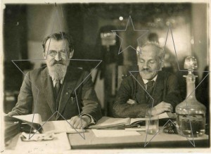 Наркомюст Н.В.Крыленко и Феликс Кон. 1928 г.