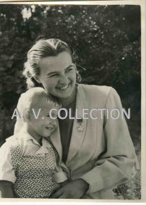 Герой Советского Союза Наталья МЕКЛИНА с сыном.