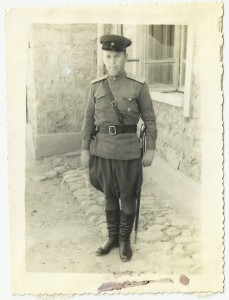 Военные с Оружием. Тема!