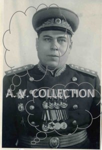 Генерал-полковник артиллерии Даниил Арсентьевич ЖУРАВЛЁВ.