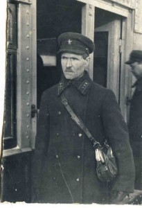 Кондуктор поезда Мирошкин. Москва,1933 г.