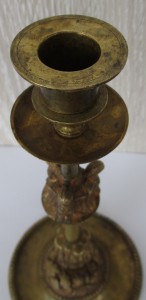 ПОДСВЕЧНИК С ТРЕМЯ ПТИЦАМИ, ЛИСТЬЯМИ И ЖЕЛУДЯМИ БРОНЗА