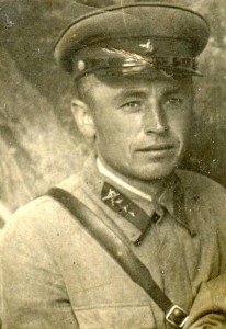 Кавалерист с эмлемами, август 1941-го