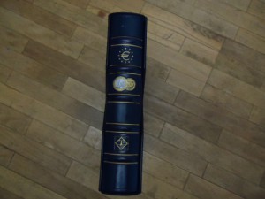 Фирменый альбом с евро наборами монет.12 стран.