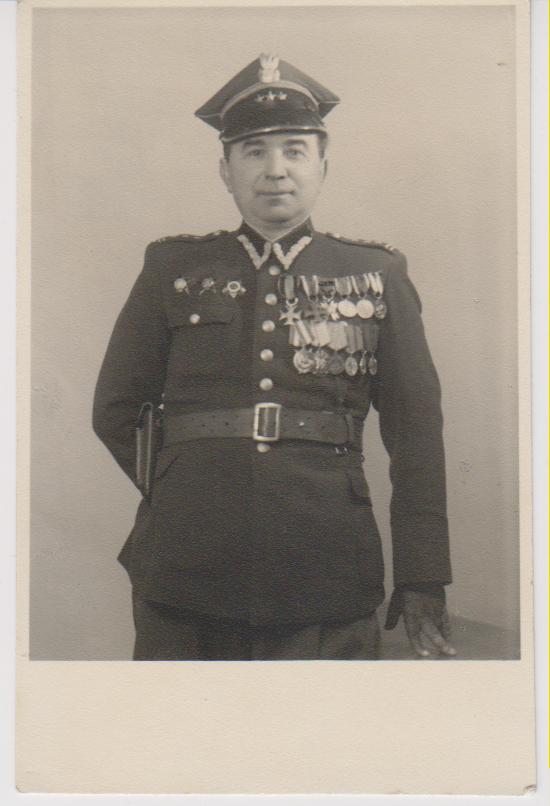 ИНТЕРЕСНОЕ ФОТО ОФИЦЕРА С ПОЛЬСКИМИ И СОВЕТСК.НАГРАДАМИ